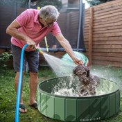Resim Dayanıklı Yeşil PVC Köpek Banyo Havuzu - Şişme Ücretsiz, Yaz Eğlencesi için Mükemmel, "HAYATIN KEYFİNİ YAŞA" Baskılı Kamuflaj Tasarımı, Arka Bahçede Serinlemek için İdeal 