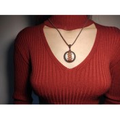 Resim Tomars Turuncu Siyah Kilim Motif Işlemeli Kanaviçe Kolye 