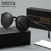 Resim NRDZQ Polarize Klasik İş Güneş Gözlüğü Erkekler ve Kadınlar için - Yüksek Kaliteli Koruma, TAC Lens, TR Çerçeve, Metal Baharlı Kollar, Sürüş, Balıkçılık ve Açık Hava Aktiviteleri için İdeal, Sürüş Güneş Gözlüğü | Vintage Tarzı Güneş Gözlüğü | Metalik Detaylar 