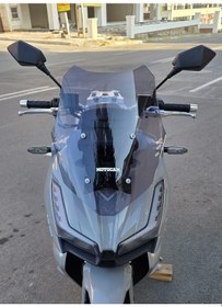 Resim Motocam Yuki Xway 125 Siperlik Ön Cam 2023-2025 Model 49cm Füme Renkli 4mm Spor Cam 