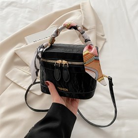 Resim Retro Şık Mini Çapraz Vücut Çantası - Ayarlanabilir Eşarp Kayışı ile Çok Yönlü Klasik Kare El Çantası, Siyah ve Altın Tonlu Donanım, Kadın Moda Aksesuarı, Polyester Astarlı İç Mekan 