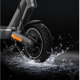 Resim Xiaomi 4 Ultra Elektrikli Scooter 70 km 940W Motor Gücü 25 km/h Maksimum Hız Siyah Tasarım 