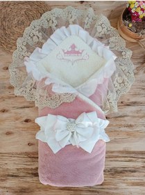 Resim Yenidoğan Wool Yün Kumaş Taç Nakışlı Güpür Duvaklı Fiyonk Prizma Taş Unisex Kundak Bebek Battaniyesi Pembe Renkli Çok Renkli 
