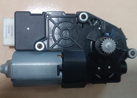 Resim Webasto 2010-2017 Mercedes-Benz E63 Panoramic Sunroof Motor A2129063701 