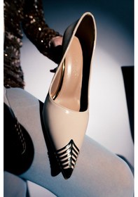 Resim Carly Ten Altın Detaylı Sivri Burunlu İnce Topuklu Ayakkabı 001 