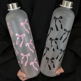 Resim 1000ml 33.8oz Fiyonk Desenli Su Matarası, Spor Matara, Kaymaz Sızdırmaz Plastik Kupa, Çatlama Önleyici Gümüş Kapaklı Fitness Hidrasyon Termosu, Kum Geçirmez Tasarımlı Tropikal Temalı Seyahat ve Spor Bardağı, Şık Siyah & Pembe Taşınabilir Matara | Her Mevsim Ofis Kullanımı İçin Moda 