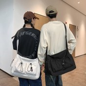 Resim Kadınlar İçin Büyük Boy Fermuarlı Crossbody Çanta - Geniş Nylon Çanta, Ayarlanabilir Askı, Minimalist Günlük ve Resmi El Çantası - Kolay Temizlenebilir Dönüştürülebilir Omuz Çantası, Şık İpli Aksesuar, Pratik Malzeme 