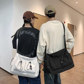 Resim Kadınlar İçin Büyük Boy Fermuarlı Crossbody Çanta - Geniş Nylon Çanta, Ayarlanabilir Askı, Minimalist Günlük ve Resmi El Çantası - Kolay Temizlenebilir Dönüştürülebilir Omuz Çantası, Şık İpli Aksesuar, Pratik Malzeme 