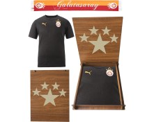 Resim Galatasaray Lisanslı Puma A Takım Antrenman 5 Yıldız T-Shirt Atkı ve Hediyelik Ahşap Kutulu 