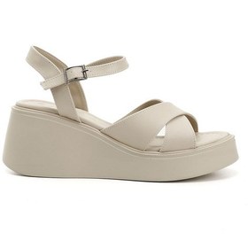 Resim Gönderi R Bej Çapraz Bantlı Bilekten Bağlı Dolgu Topuk Sandalet Bej 