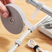 Resim 1 rulo - 0,79 cm * 3,0 metre/5,0 metre çok amaçlı yeniden kullanılabilir kablo düzenleyici, veri kablosu, kulaklık kablosu, güç kablosu düzeltici bandı, masaüstü ve alt üstü kablo sabitleyici bant, ev eşyası organizatörü 