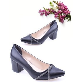 Resim Bilener 450 Kadın Kapalı Taşlı Kısa Kalın Ökçeli Stiletto Ayakkabı Siyah Cilt 