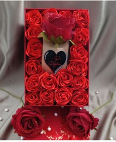 Resim İnci Mode İyiki Varsın 18+1 Çiçekli Kutu Hediyelik Çiçek Kutusu Kırmızı Hediye Kutusu 