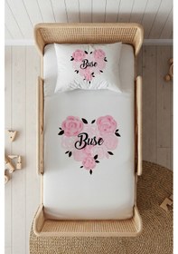 Resim %100 Pamuk Saten İsme Özel İsimli 100x200 Tek Kişilik Lastikli Çarşaf Seti Kalp Çiçek Beyaz 