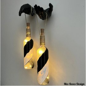 Resim Siyah Heykel El Dekorlu Pilli LED Işıklı Vitray Cam Şarap Şişesi Aplik 2'li Set Cafe Bahçe Ev Dekor 