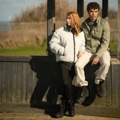 Resim RIEMOT Unisex Kış Botları - İzole Edilmiş Kürklü Astar, Kaymaz TPR Taban, Retro Sokak Stili - Yürüyüş, Kayak, Yürüyüş - Siyah ve Kahverengi, Yürüyüş Botları, Kayak Ayakkabıları, Vintage Sokak Giyim, Dayanıklı Yapı 