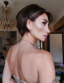 Resim GWENCHY PIXIE KESİM KAHVERENGİ IŞILTILI DANTEL PERUK ÜNİTESİ 