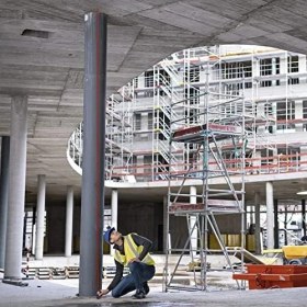 Resim Skygo KBL100 100M Profesyonel Li-Ion Şarjlı Lazer Metre, Kırmızı/siyah 