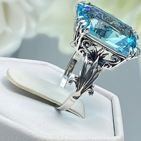 Resim Şık Claddagh Tarzı Kadın Yüzüğü, Sentetik Deniz Mavisi Zirkonyum, Dayanıklı Alaşım, Günlük ve Parti Etkinlikleri İçin Çok Yönlü, Unisex Yıldönümü Takısı 