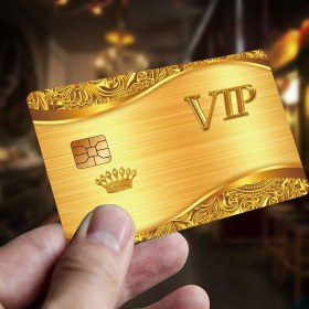 Resim Şık ve zarif VIP kredi kartı çıkartmaları, 4 farklı tasarımıyla yüksek kaliteli PVC malzemeden üretilmiş, çizilmeye karşı dayanıklı gizlilik koruması sunar. Kredi kartları, ulaşım kartları, banka kartları, anahtarlar ve daha fazlası için parti hediyesi veya tatil hediyesi olarak ideal 