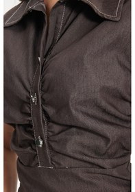 Resim Tudors Kadın Relax Fit Rahat Kesim Düğmeli Göğüs Büzgü Detaylı Yırtmaçlı Maxi Boy Kahverengi Kot Elbise-50749 