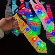 Resim 1 Adet GANXIN LED Yanıp Sönen Erkek Kravatı - Çok Renkli Değişen (RGB), Gösteri Gibi Fişsiz Çalışma, Partiler, Balo, Düğünler, Noel, Bira Festivalleri İçin - Yenilikçi Işıklı Kravat Aksesuarı 