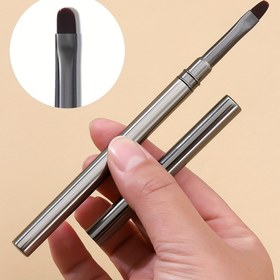 Resim 1 Adet Metal Saplı Oval Tırnak Sanatı Fırçası - Ev DIY Salon Manikürü için Hipoalerjenik Jel Oje Fırçası, Hassas Kontrol & Duyarlı Açık Bej Renkli Ergonomik Dayanıklı Tırnak Boyama Kalemi, Şık Metalik Bitiş 