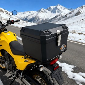 Resim 4 Mevsim Ağır Hizmet Motosiklet Sırt Çantası, Montaj Sistemi ve Floresan Sarı Şeritli - Tüm Arazi Motosikletler, Kurye Scooter'ları için Geniş Kapasiteli Sert Sırt Çantası - Güvenli ve Dayanıklı Saklama Kutusu, Mükemmel Hediye 