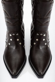 Resim DENORA Acı Kahve Mat Deri Nakışlı Zımbalı Sivri Burun Kovboy Western Bot Çizme 