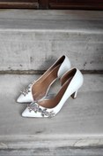 Resim LA CALZATURE Beyaz Deri 9cm Yan Şeffaf Yıldız Taşlı Topuklu Stiletto Kadın Ayakkabı 