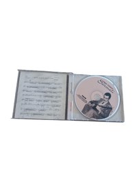 Resim Nida Tüfekçi Cd Sürmeli 