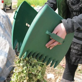 Resim Erkonomik Yaprak Kesici ve Çim Artığı Toplayıcı - Rahat Tutuşlu Dayanıklı Plastik Bahçe Aleti, Etkili Çim Kırpma, Yabani Otlar ve Dış Mekan Bakımı için Taşınabilir Bahçe Temizlik Kelepçeleri, Bahçe Temizliği Aksesuarı | İşlevsel Tasarım | Sağlam Yaprak Kesici 