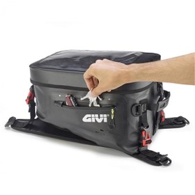 Resim Gıvı Grt715 Depo Üstü Çanta Siyah 20lt Aparat Ve Kemer Bağlantılı 