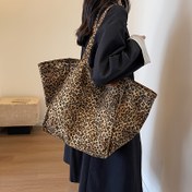 Resim Kadınlar İçin Büyük Kapasiteli Tote Çanta - Günlük Kullanım, İş ve Seyahat için Şık Siyah Elde Yıkanabilir Omuz Çantası, Dayanıklı Polyester Astarlı, Seyahat Taşıma Çantası 