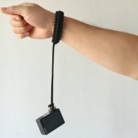 Resim 1/4" Vidalı Ayarlanabilir Kamera Bilek Kayışı - Dayanıklı Naylon El Askısı için Insta 360, Nikon, Canon, Sony, Olympus DSLR Kameraları ve Akıllı Telefon Gimbal Sabitleyicileri - Tüm Bilek Boyutları İçin Güvenli ve Rahat Uyum, Kamera Güvenlik Ekipmanı | Ayarlanabilir Bilek Kayışı | Dayanıklı Naylon Kayış, Telefon Bilek Kayışı 