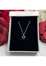 Resim Yonca Siyah Taşlı Kadın Kolyesi 925 Ayar Gümüş Radyumlu 6 Mm Gümüş 
