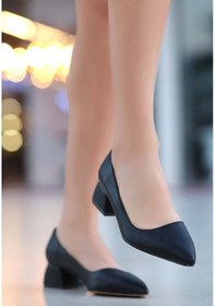 Resim Biçomi Desniy Siyah Cilt Topuklu Ayakkabı Çok Renkli 