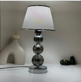 Resim Mooncher Cam Gövdeli Krom Metal Abajur Gümüş Şeritli Gri Kumaş Başlık Gece Lambası Krom 