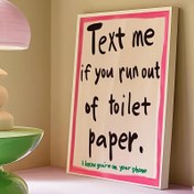 Resim 1 adet Komik Banyo Duvar Sanatı Posteri - Pembe Arka Planlı Mizahi Tipografik Tuval Baskı, Çerçevesiz Modern Dekor Oturma Odası & Yatak Odası İçin, "Tuvalet Kağıdından Çıktığında Mesaj At" Tasarımı, Banyo Dekoru, 2D, Oda Dekoru İçin Mükemmel 