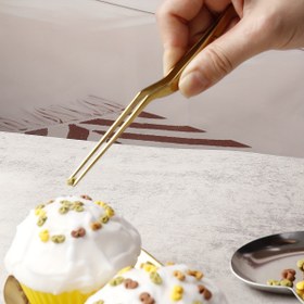 Resim 1 adet Titanyum Altın Moleküler Pişirme Özel Kavisli Cımbız, Paslanmaz Çelik Salıncak Plakalı Cımbız, Soğuk Yemek Şekli Cımbız, Mutfak Restoran Batı Kek Tatlı Salıncak Plaka Süsleme Araçları 