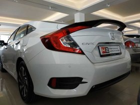 Resim Honda Civic Fc5 V Style Spoiler - Piano Black 