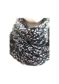 Resim El Örgüsü Siyah & Beyaz Kırçıllı Boyunluk Çok Renkli 