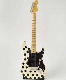Resim El Yapımı 1/4 Ölçek Minyatür Elektro Gitar Polka Dot Stratocaster 