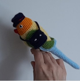Resim nildamigurumi Amigurumi Kuş Muhabbet Kuşu Postacı 