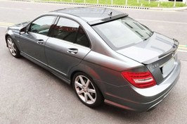 Resim Mercedes W204 Uyumlu Cam Üstü Spoiler Parlak Siyah 
