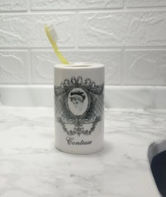 Resim 2 Adet Seramik Diş Fırçalık Kraliçe Model 7x7x11cm Banyo Seti Çok Renkli 