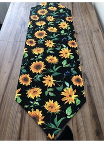 Resim Siyah Zemin Üzerine Ayçiçeği Desenli Runner Çok Renkli 