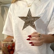 Resim Kadınların Altın Yıldız Baskılı Beyaz Vintage Etkili T-Shirt'i - Kısa Kollu, Yuvarlak Yaka, Geometrik Desen, Yazlık Rahat Üst, Rahat Yazlık Üst|Yıldız Baskılı Üst|Konforlu Kesim, Bayan T-Shirt'ler 