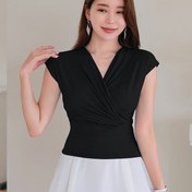 Resim Şık Derin V Yaka T-Shirt, Çapraz Göğüs Plisleri - Dar Kesim, Kısa Kollu, Düz Siyah, Tüm Mevsim Giyim, Polyester Karışımı, Makinede Yıkanabilir, Çok Yönlü Tee | Derin V Yaka Gömlek | Pürüzsüz Dokulu 