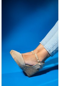 Resim Luvishoes Sinta Bej Süet Deri Kadın Dolgu Topuk Sandalet Bej 